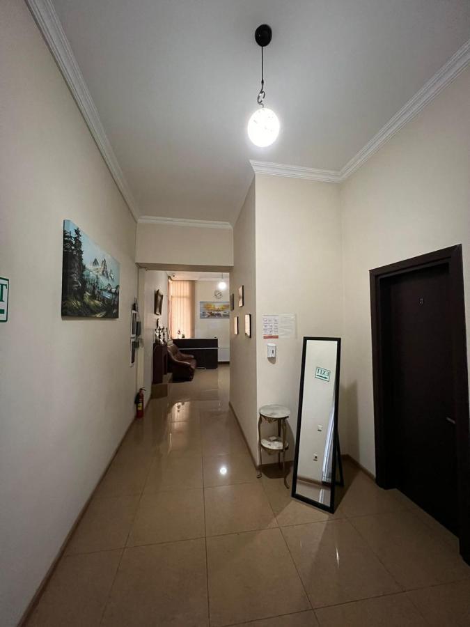 Hotel Albatros Batoemi Buitenkant foto