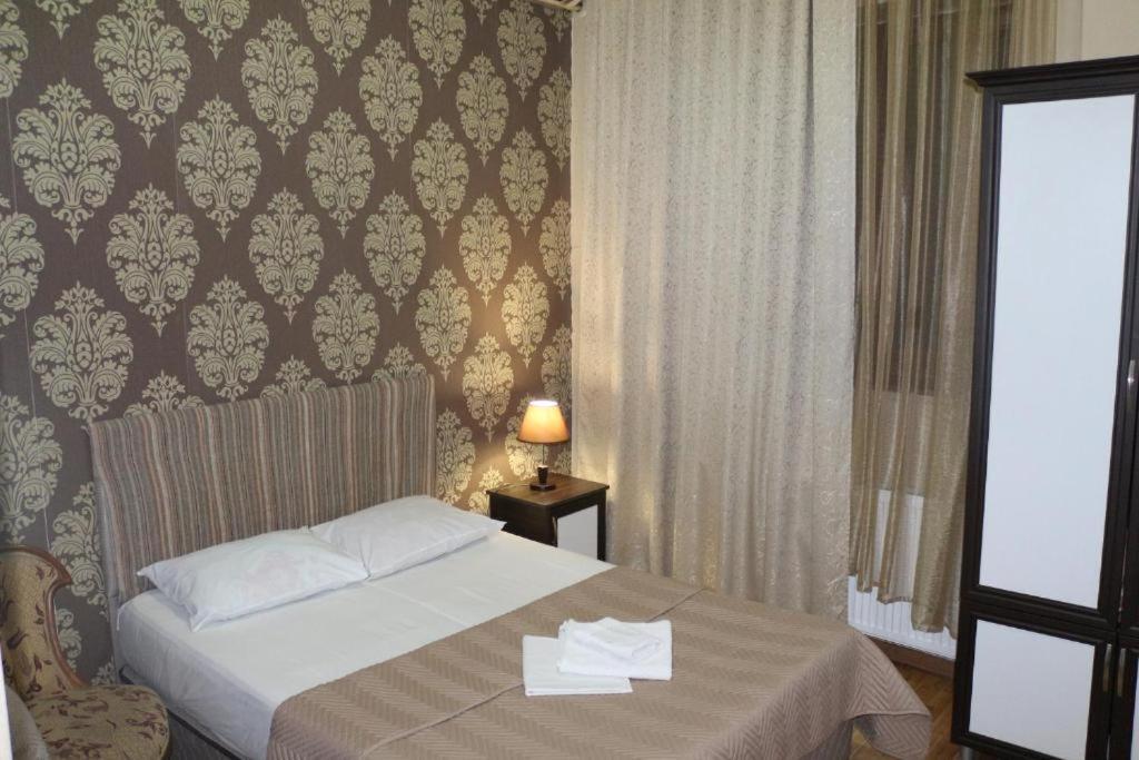 Hotel Albatros Batoemi Buitenkant foto