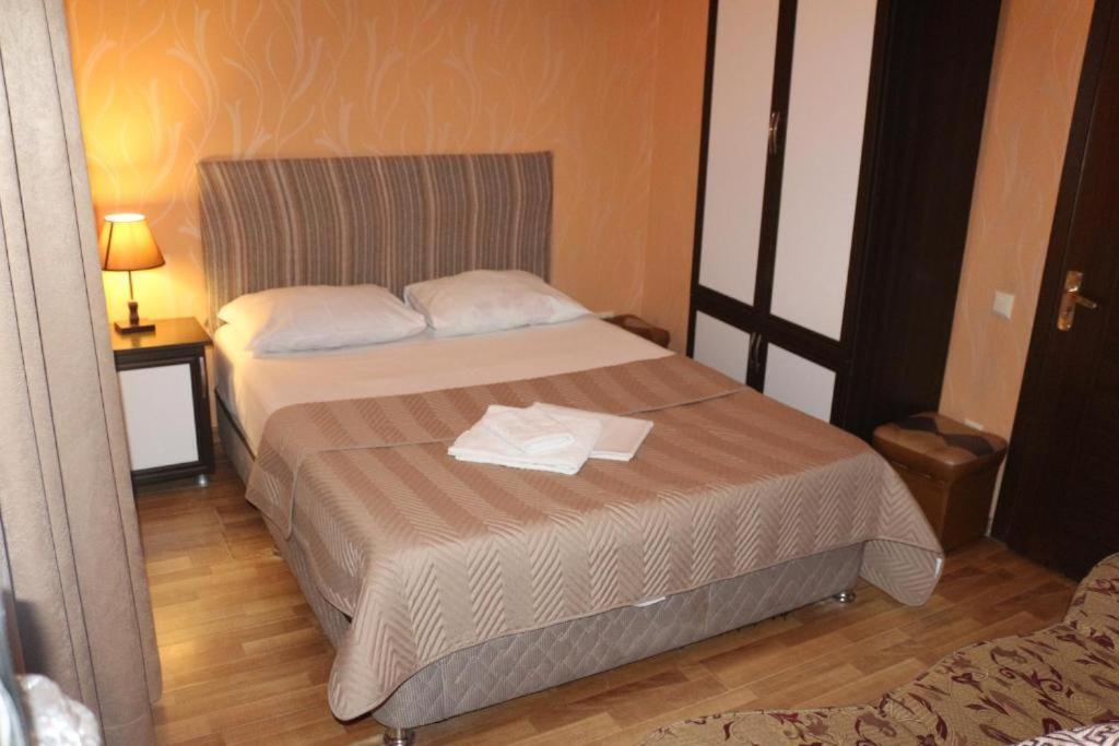 Hotel Albatros Batoemi Buitenkant foto